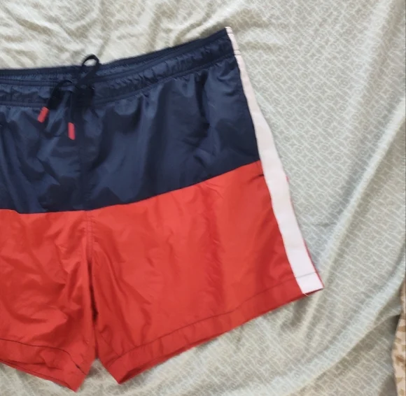 H&M Men's Red and Navy Colorblock Swim Shorts XL - Picture 3 of 12